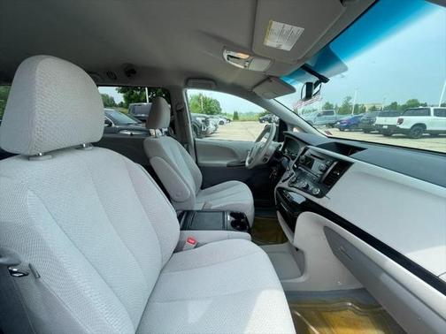 2012 Toyota Sienna LE