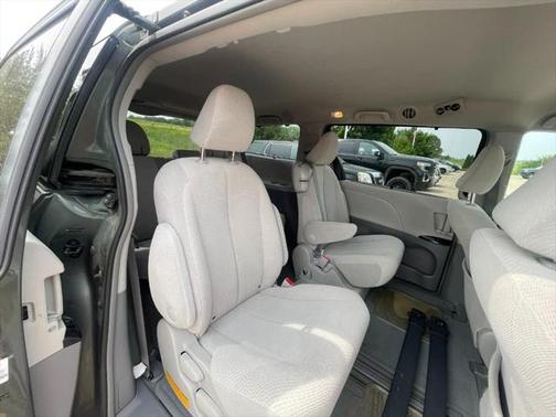 2012 Toyota Sienna LE