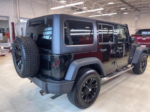 Photo 3 of 31 of 2016 Jeep Wrangler Unlimited Sport