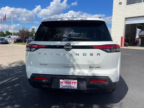 Pearl White Tricoat 2022 Nissan Pathfinder SV 4WD