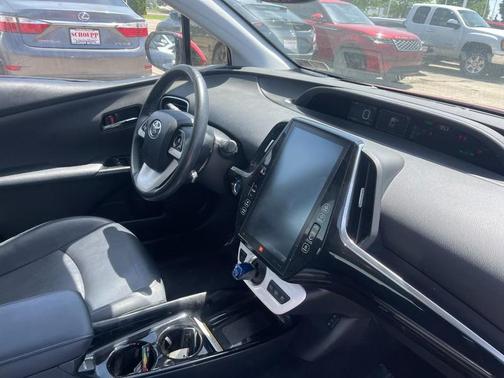 RED 2018 Toyota Prius Prime