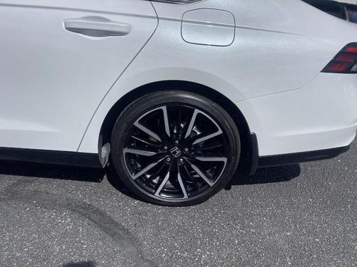 Platinum White Pearl 2024 Honda Accord Hybrid Touring
