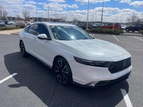 Platinum White Pearl 2024 Honda Accord Hybrid Touring