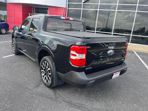 Shadow Black 2023 Ford Maverick Lariat