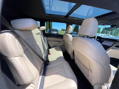 Bright White Clearcoat 2023 Jeep Grand Cherokee 4xe Base