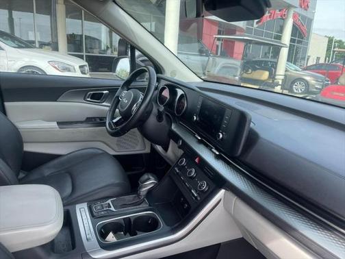 2022 Kia Carnival LXS