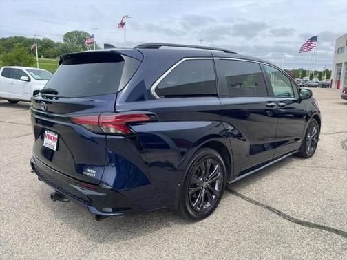 2021 Toyota Sienna XSE 7 Passenger