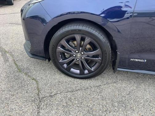 2021 Toyota Sienna XSE 7 Passenger
