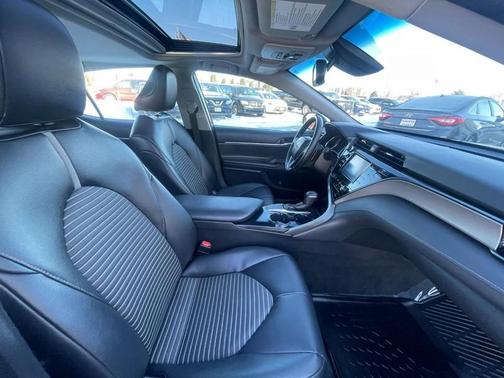 2019 Toyota Camry SE