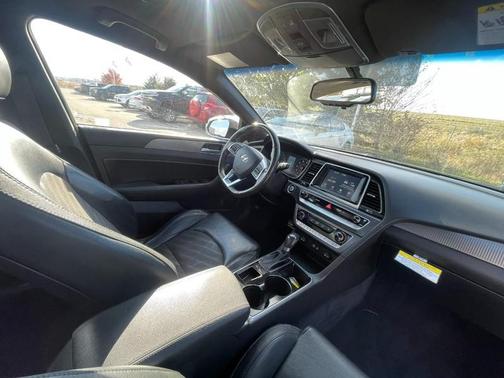 2018 Hyundai SONATA Sport 2.0T