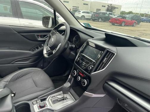 Crystal White Pearl 2019 Subaru Forester Premium