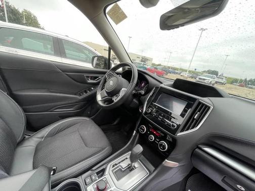 Crystal White Pearl 2019 Subaru Forester Premium