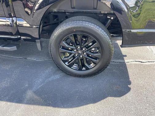 Agate Black Metallic 2024 Ford F-150 Lariat