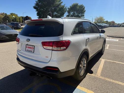 2018 Kia Sorento LX