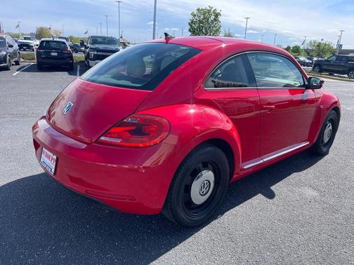 Tornado Red 2015 Volkswagen Beetle 1.8T