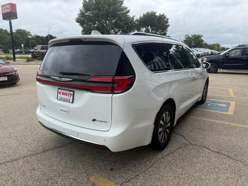 2021 Chrysler Pacifica Hybrid Touring L