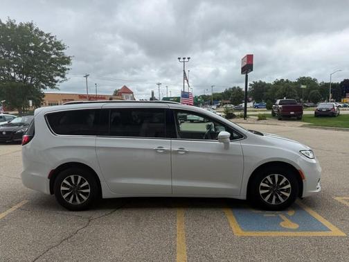 2021 Chrysler Pacifica Hybrid Touring L