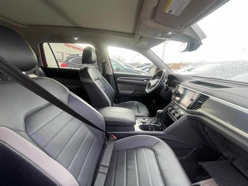 2022 Volkswagen Atlas 3.6L SEL Premium