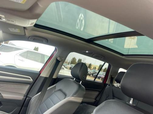 2022 Volkswagen Atlas 3.6L SEL Premium