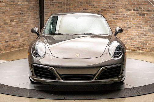 2017 Porsche 911 Carrera 4