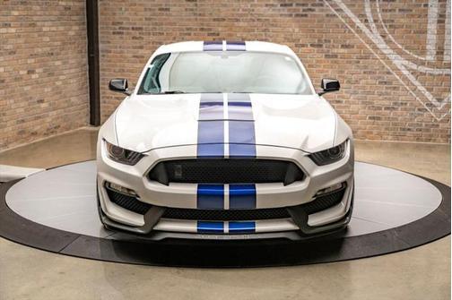 2016 Ford Shelby GT350 Base