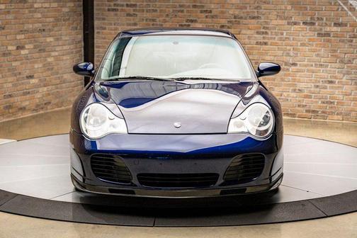 2002 Porsche 911 Carrera (M6)