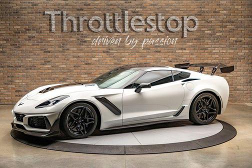 Arctic White 2019 Chevrolet Corvette ZR1