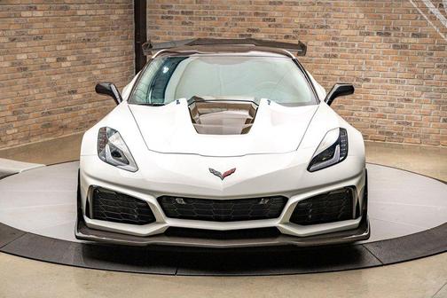 Arctic White 2019 Chevrolet Corvette ZR1
