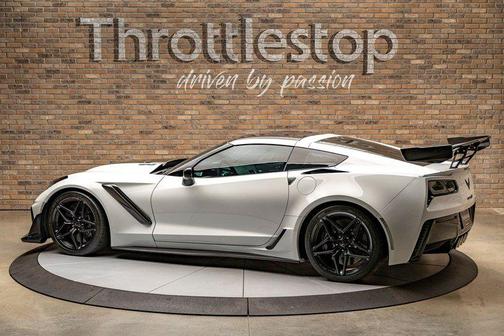 Arctic White 2019 Chevrolet Corvette ZR1