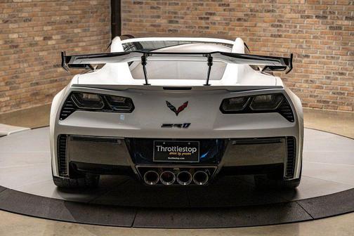 Arctic White 2019 Chevrolet Corvette ZR1