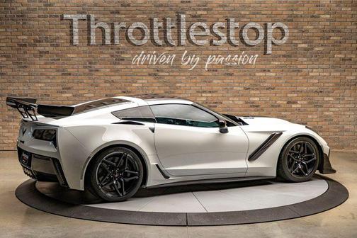 Arctic White 2019 Chevrolet Corvette ZR1
