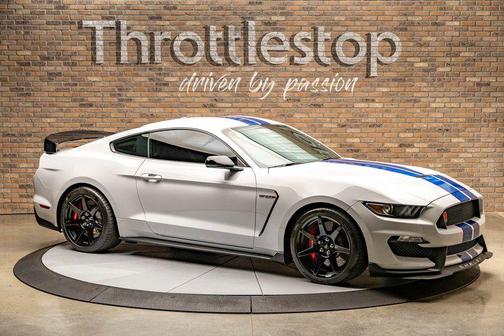 Oxford White 2017 Ford Shelby GT350 R