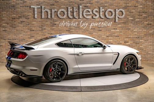 Oxford White 2017 Ford Shelby GT350 R