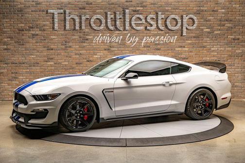 Oxford White 2017 Ford Shelby GT350 R