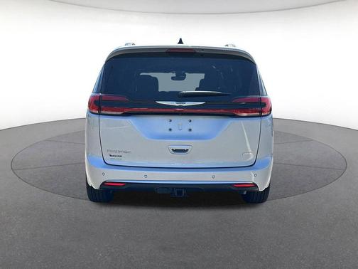 Silver Mist Clearcoat 2024 Chrysler Pacifica L