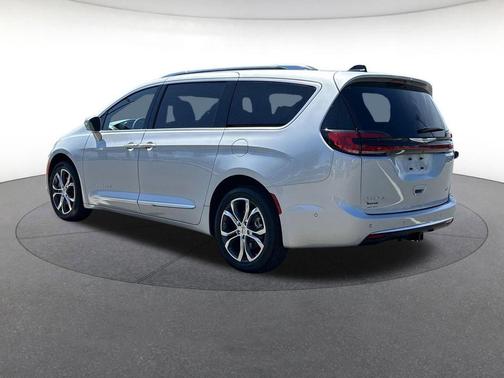 Silver Mist Clearcoat 2024 Chrysler Pacifica L