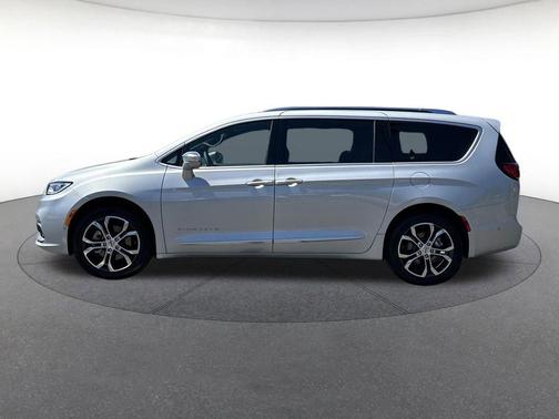 Silver Mist Clearcoat 2024 Chrysler Pacifica L
