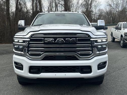 2026 RAM 3500 Laramie Crew Cab 4x4 8' Box