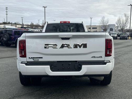 2026 RAM 3500 Laramie Crew Cab 4x4 8' Box