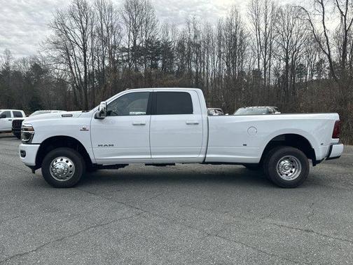 2026 RAM 3500 Laramie Crew Cab 4x4 8' Box