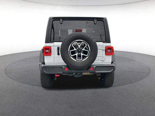 Bright White Clearcoat 2024 Jeep Wrangler Rubicon