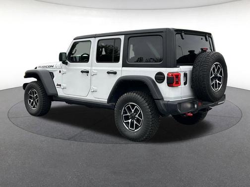 Bright White Clearcoat 2024 Jeep Wrangler Rubicon