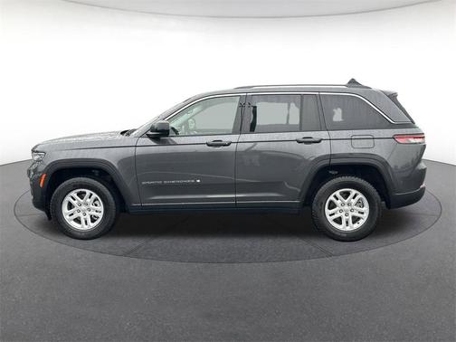 2022 Jeep Grand Cherokee Laredo