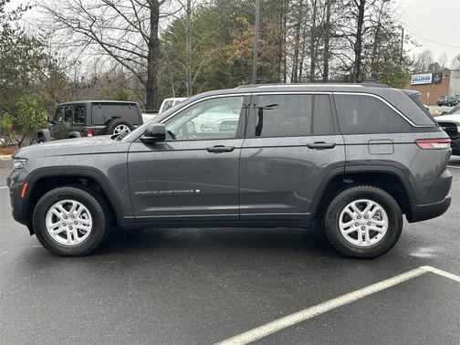 2022 Jeep Grand Cherokee Laredo
