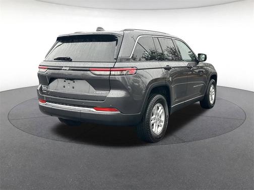 2022 Jeep Grand Cherokee Laredo