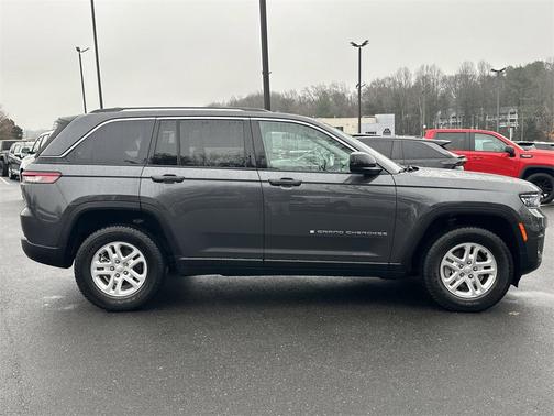 2022 Jeep Grand Cherokee Laredo