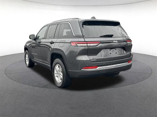 2022 Jeep Grand Cherokee Laredo