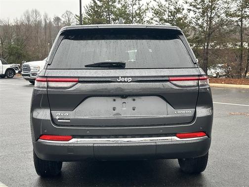 2022 Jeep Grand Cherokee Laredo