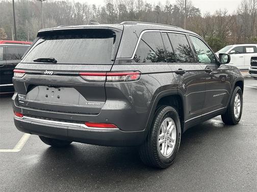 2022 Jeep Grand Cherokee Laredo
