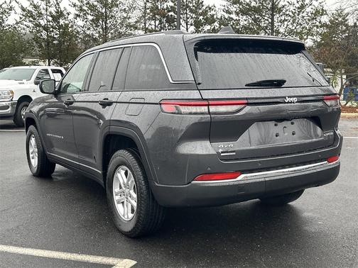 2022 Jeep Grand Cherokee Laredo